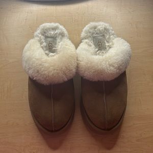 UGG Disquette Chestnut Brown Sheepskin Clog Slippers with Cream Shearling